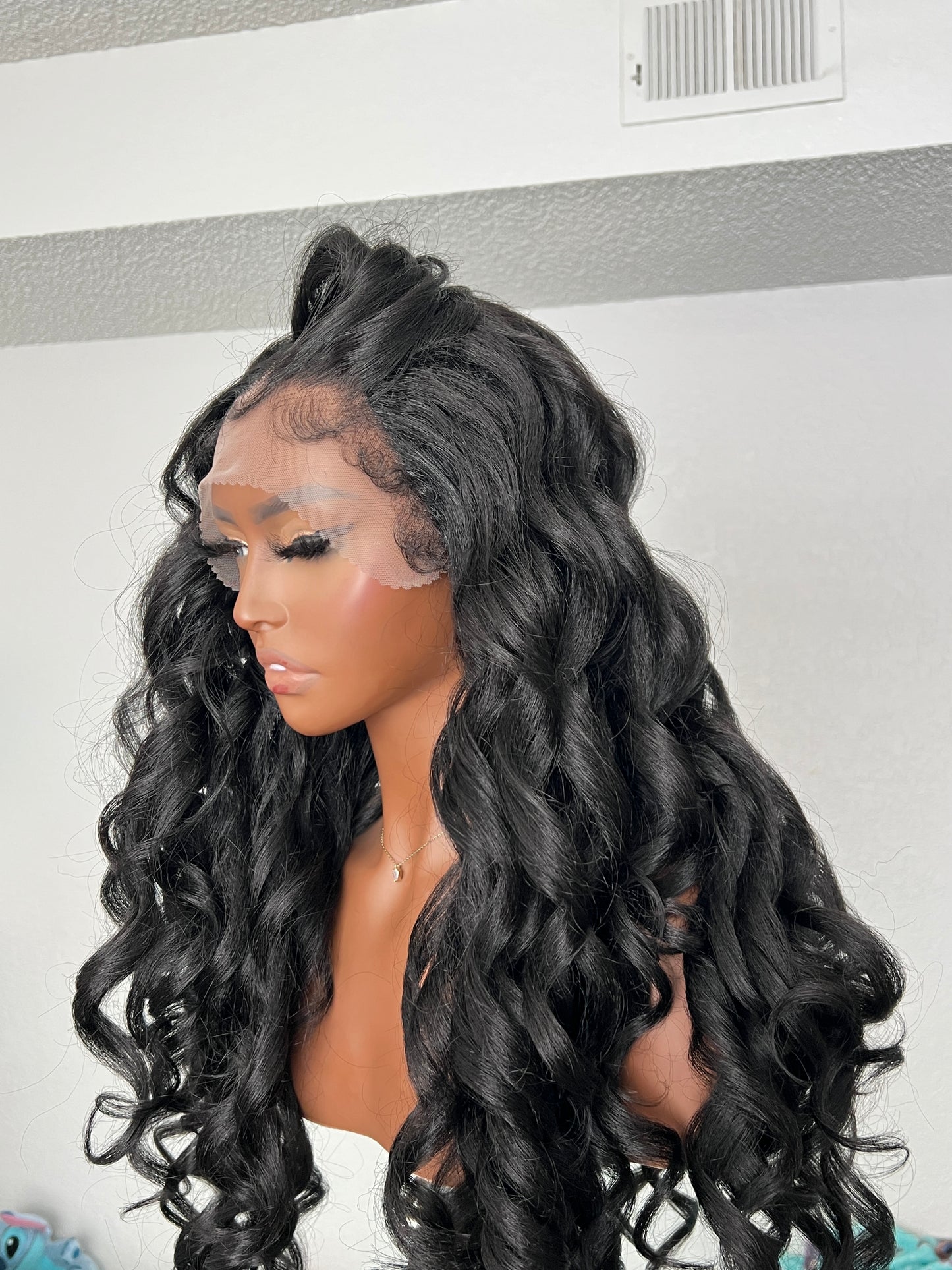 24” Black Curly Wig