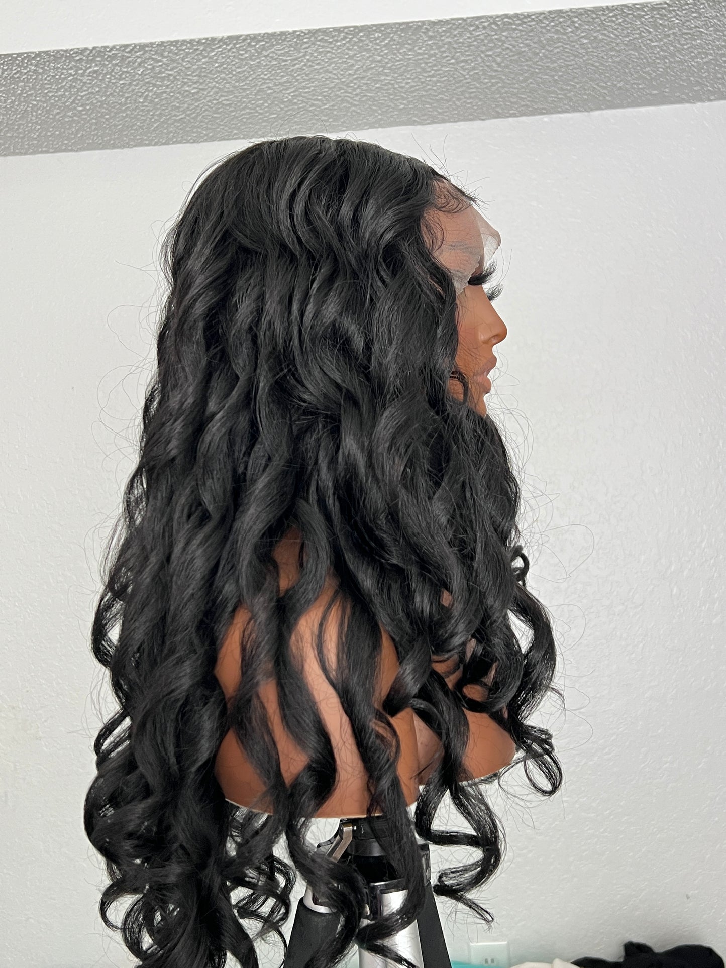 24” Black Curly Wig